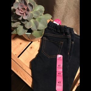 Very Dark Wash Skinny Jeans 👖